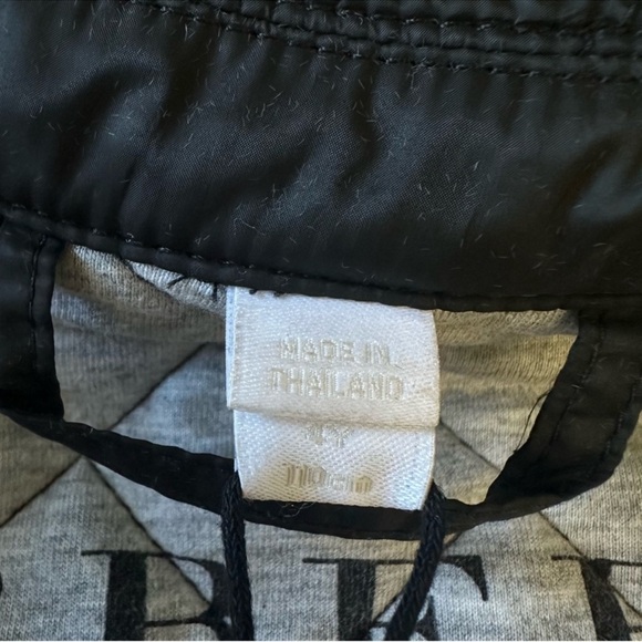 Authentic Burberry Boys 4Y Quilted Lightweight Windbreaker
Jacket Black - Picture 6 of 11